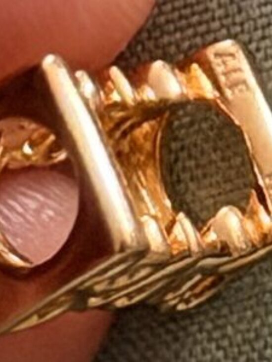 Authentic Besos Script Charm - Picture 5 of 5